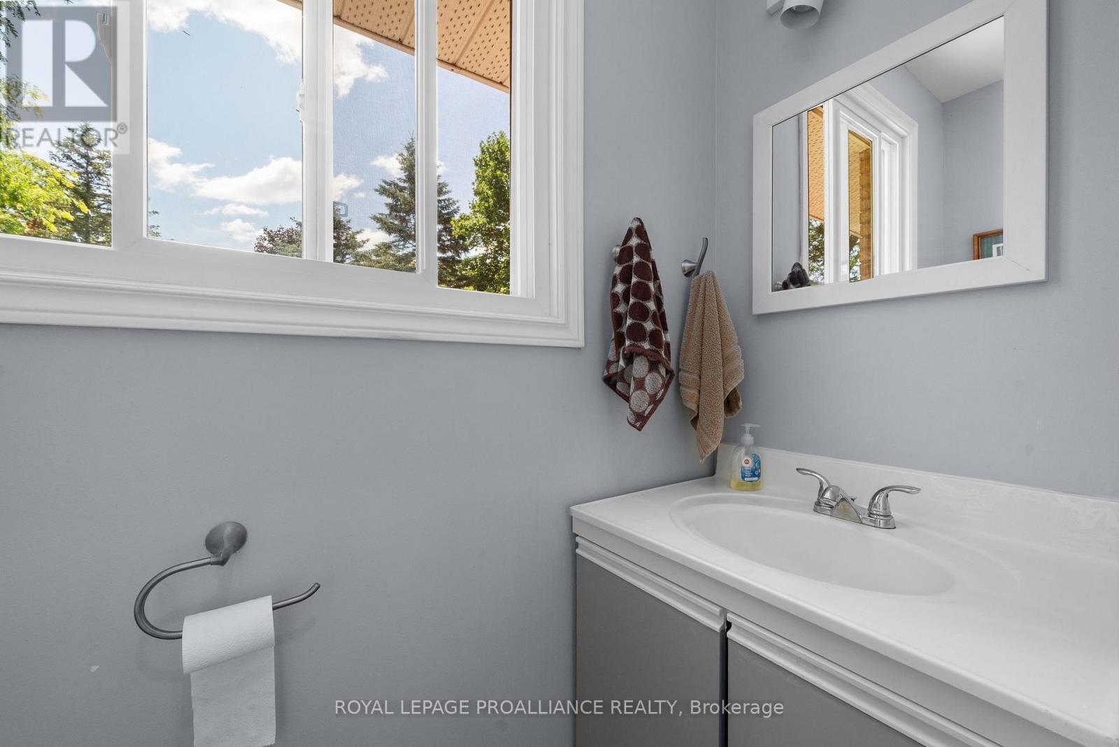 338 County Road 28, Prince Edward County, Ontario  K8N 4Z7 - Photo 18 - X12374643