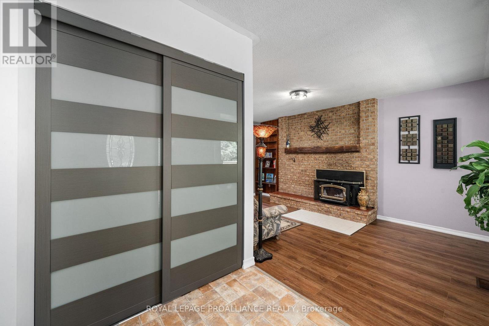 338 County Road 28, Prince Edward County, Ontario  K8N 4Z7 - Photo 19 - X12374643