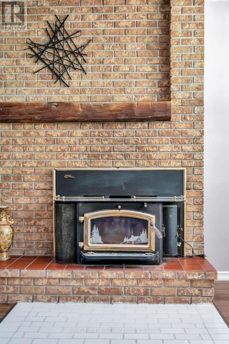 338 County Road 28, Prince Edward County, Ontario  K8N 4Z7 - Photo 23 - X12374643