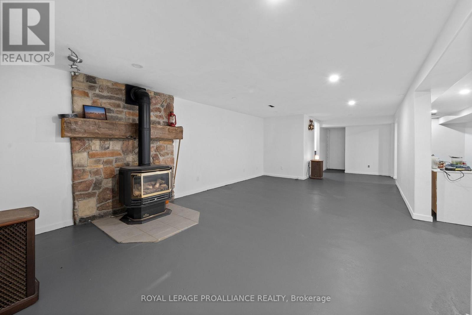 338 County Road 28, Prince Edward County, Ontario  K8N 4Z7 - Photo 32 - X12374643