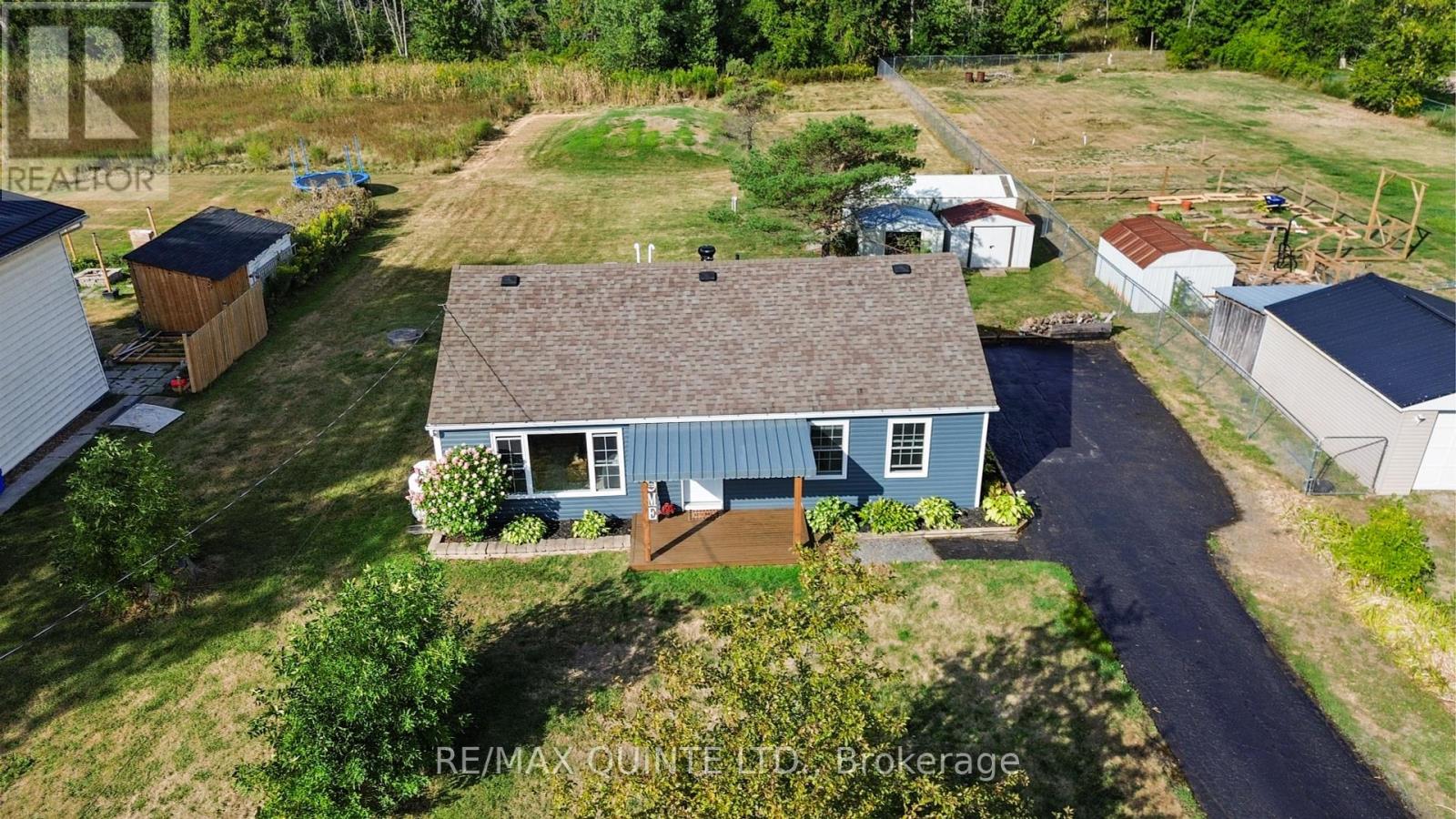 69 Ashley Street, Belleville, Ontario  K0K 2B0 - Photo 5 - X12375058