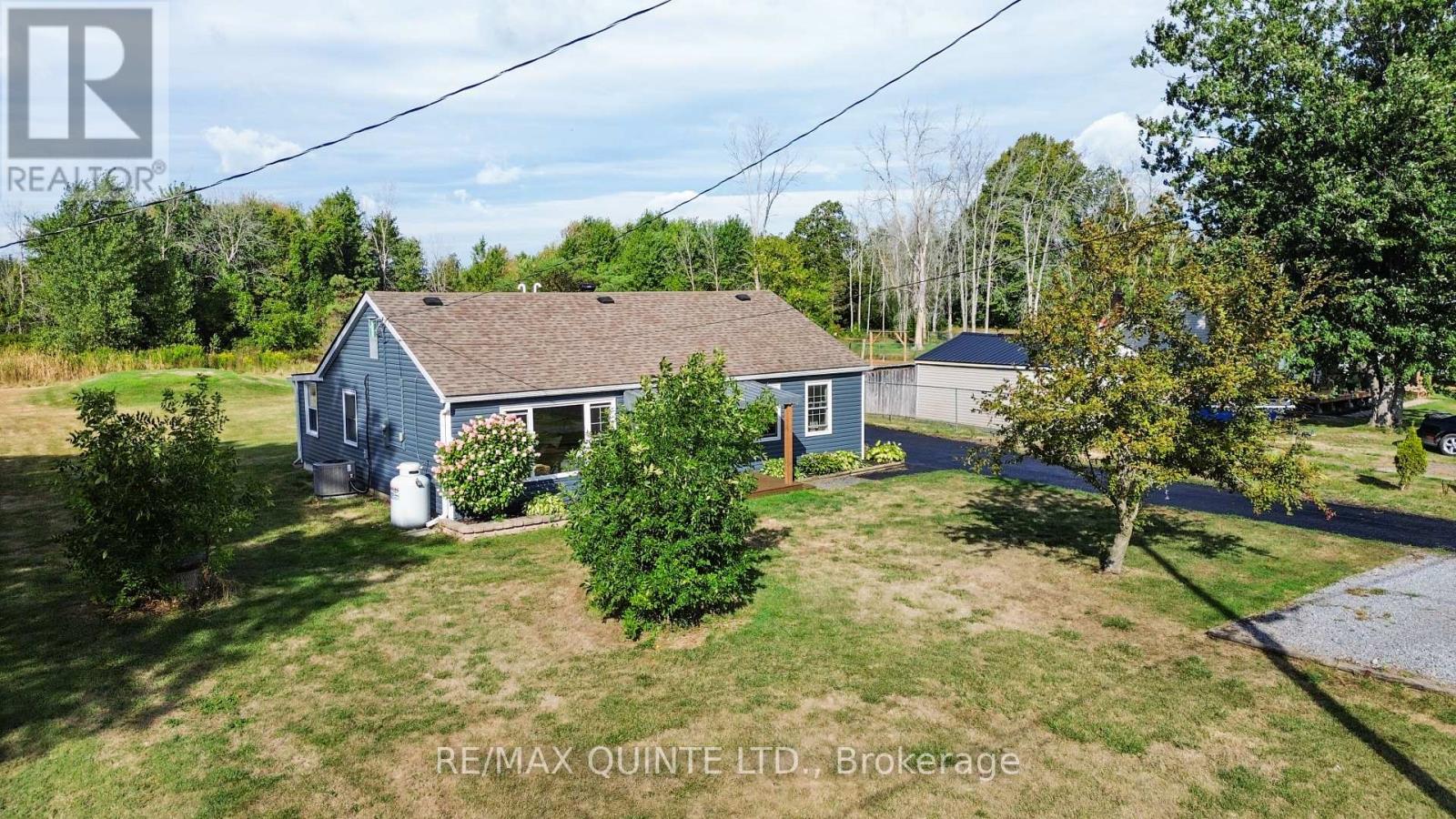 69 Ashley Street, Belleville, Ontario  K0K 2B0 - Photo 8 - X12375058