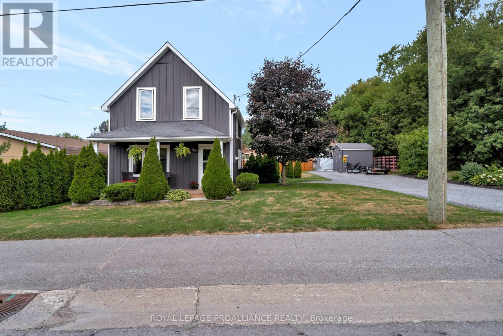 30 LAKE STREET SE, Prince Edward County, Ontario