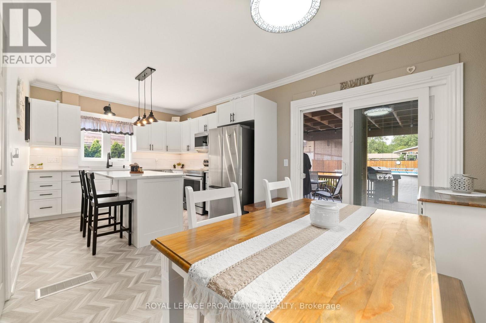30 Lake Street Se, Prince Edward County, Ontario  K0K 2T0 - Photo 10 - X12375897