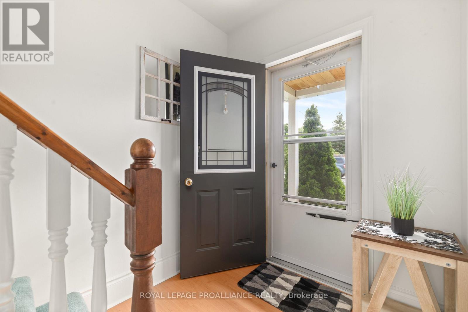 30 Lake Street Se, Prince Edward County, Ontario  K0K 2T0 - Photo 5 - X12375897