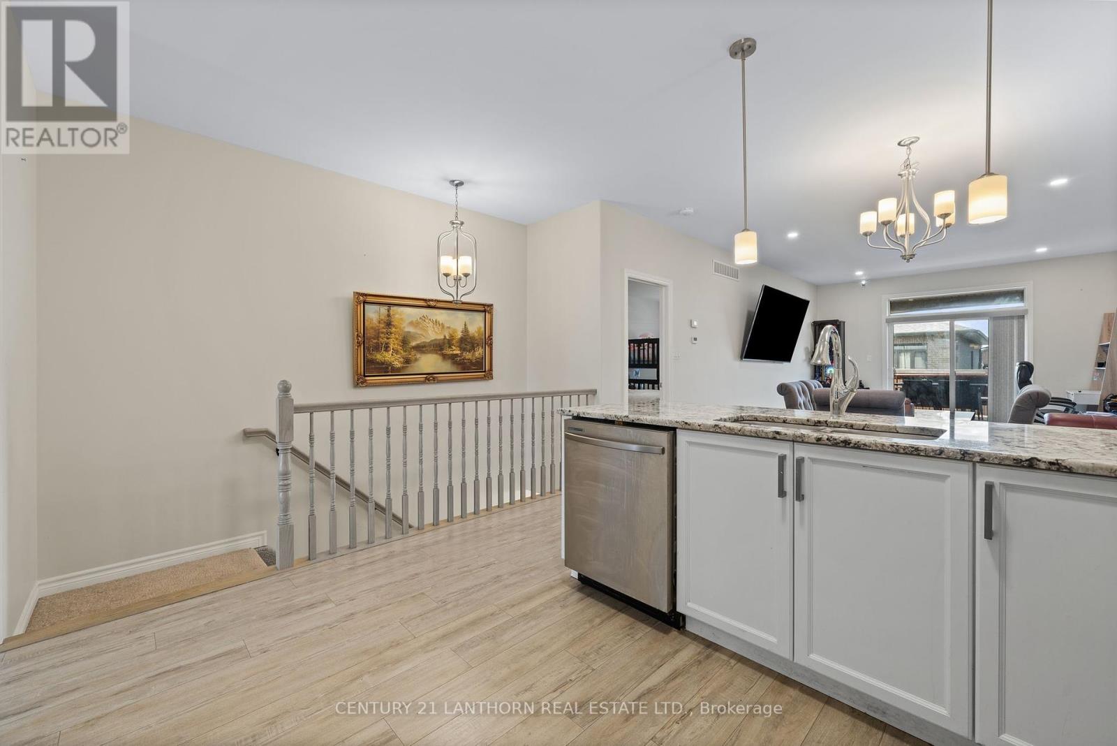 90 Covington Crescent, Belleville, Ontario  K8N 0L1 - Photo 6 - X12376252