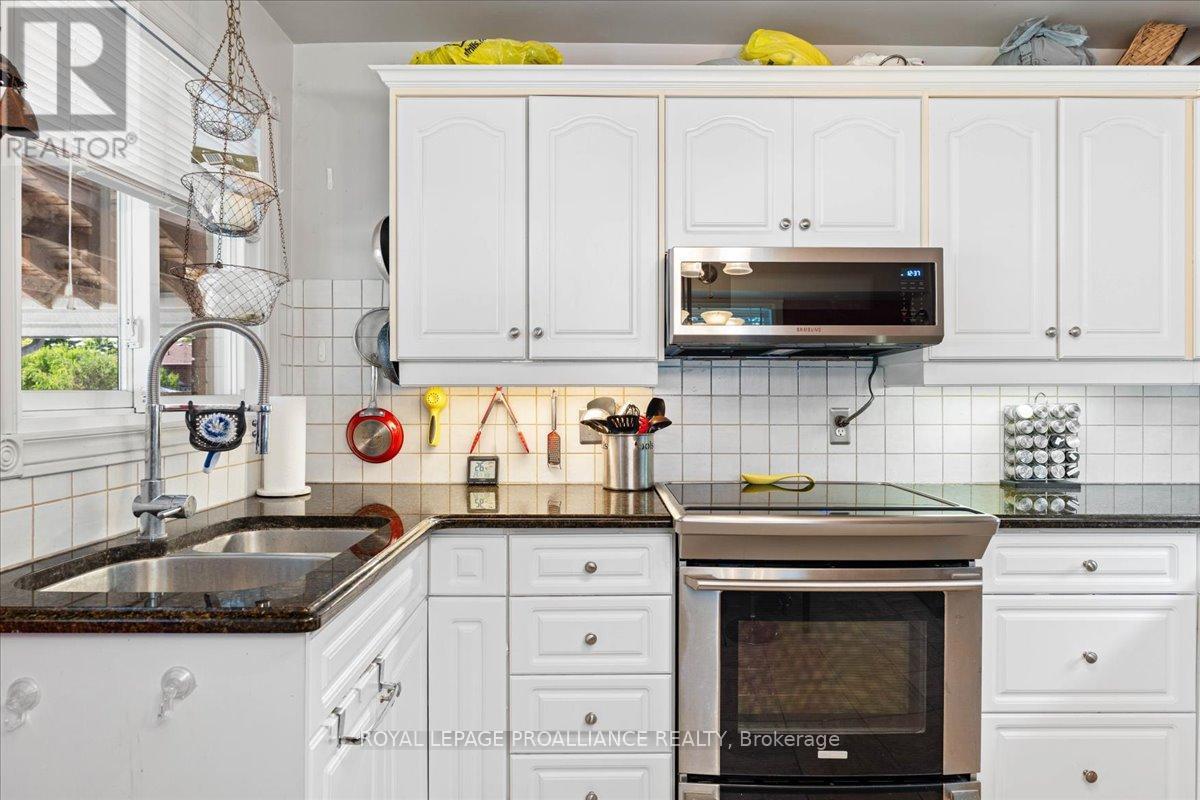 106 Lemoine Street, Belleville, Ontario  K8P 4H1 - Photo 12 - X12377388