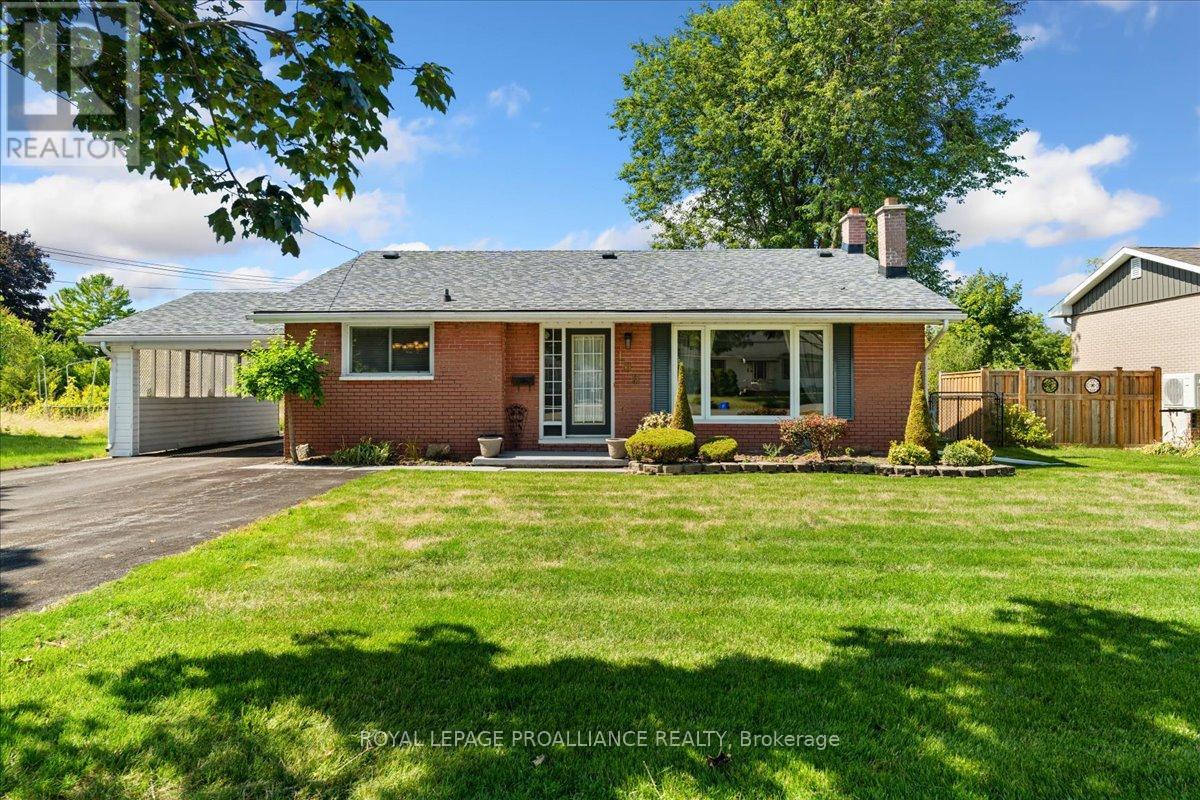 106 Lemoine Street, Belleville, Ontario  K8P 4H1 - Photo 2 - X12377388