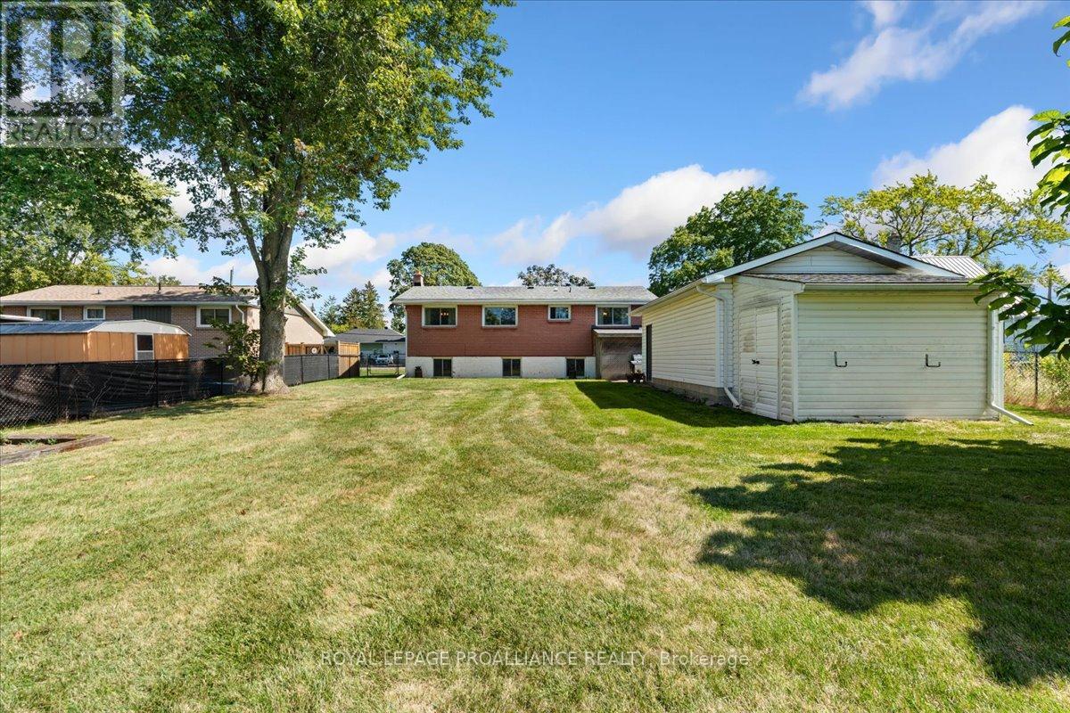 106 Lemoine Street, Belleville, Ontario  K8P 4H1 - Photo 36 - X12377388