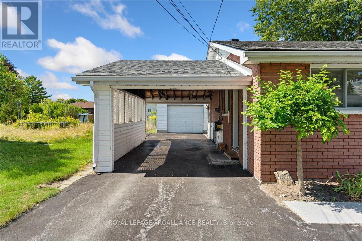 106 Lemoine Street, Belleville, Ontario  K8P 4H1 - Photo 5 - X12377388