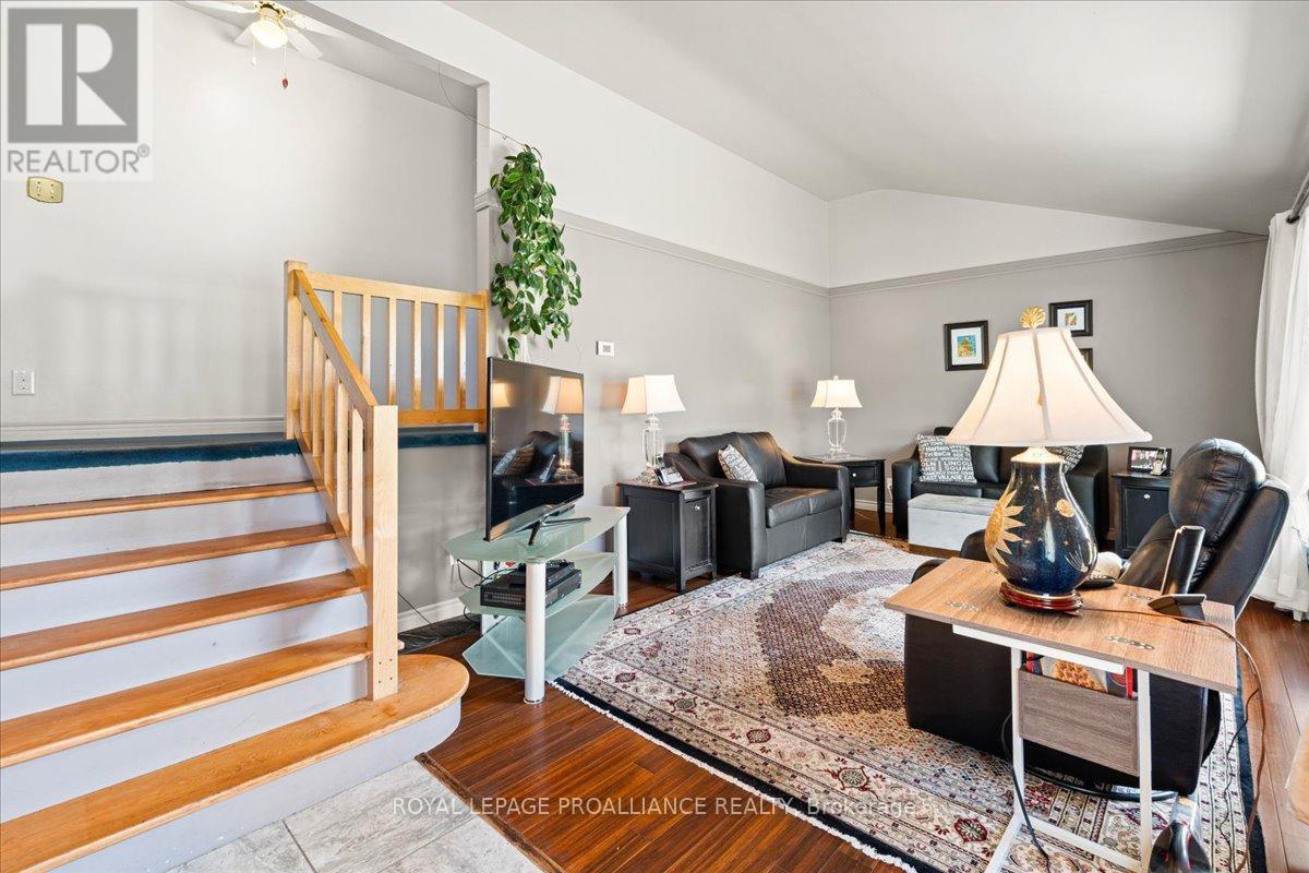 106 Lemoine Street, Belleville, Ontario  K8P 4H1 - Photo 6 - X12377388
