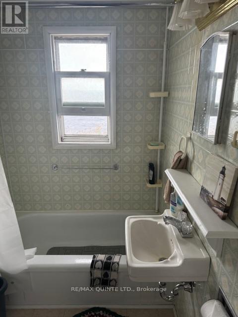 5083 Long Point Road, Prince Edward County, Ontario  K0K 2T0 - Photo 8 - X12377547