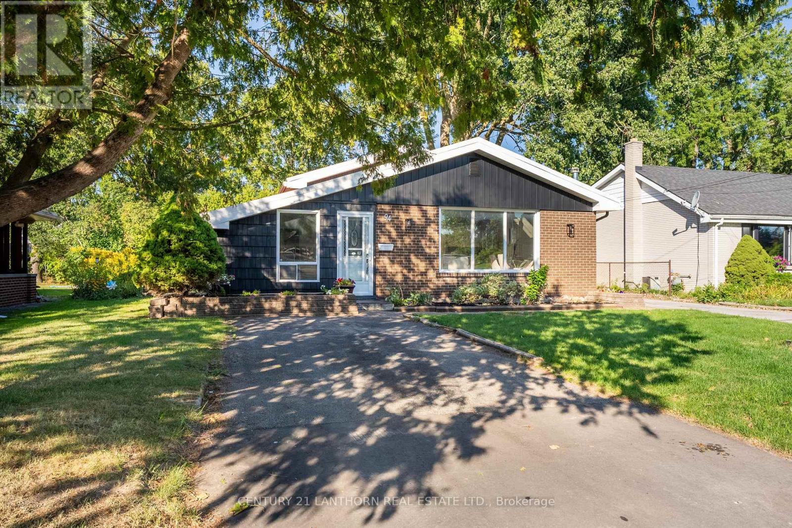 94 ROLLINS DRIVE, Belleville, Ontario