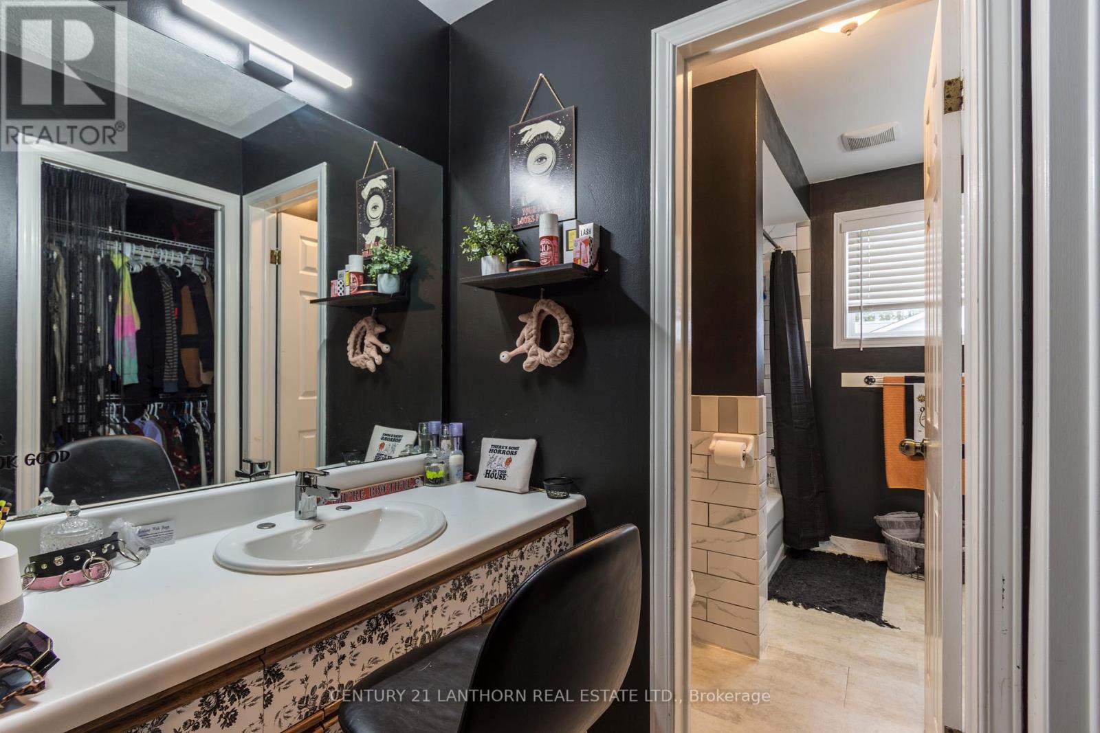 19 Bogart Crescent, Belleville, Ontario  K8P 5E9 - Photo 16 - X12379740