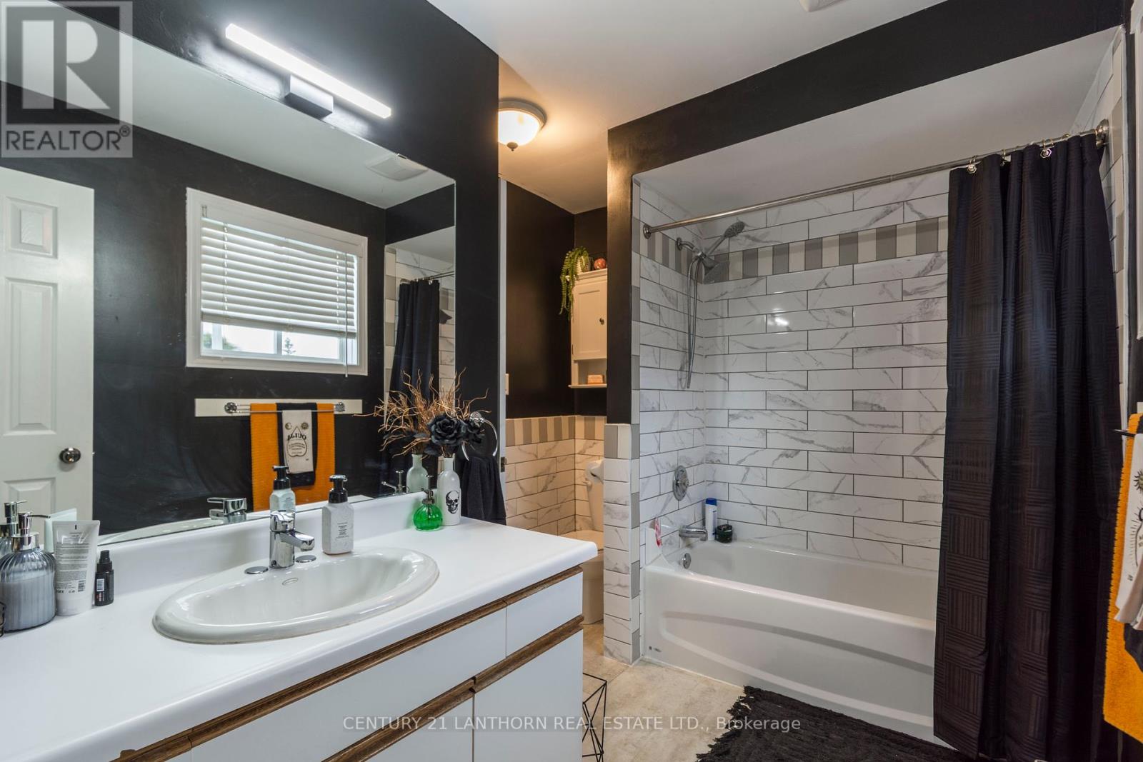 19 Bogart Crescent, Belleville, Ontario  K8P 5E9 - Photo 19 - X12379740