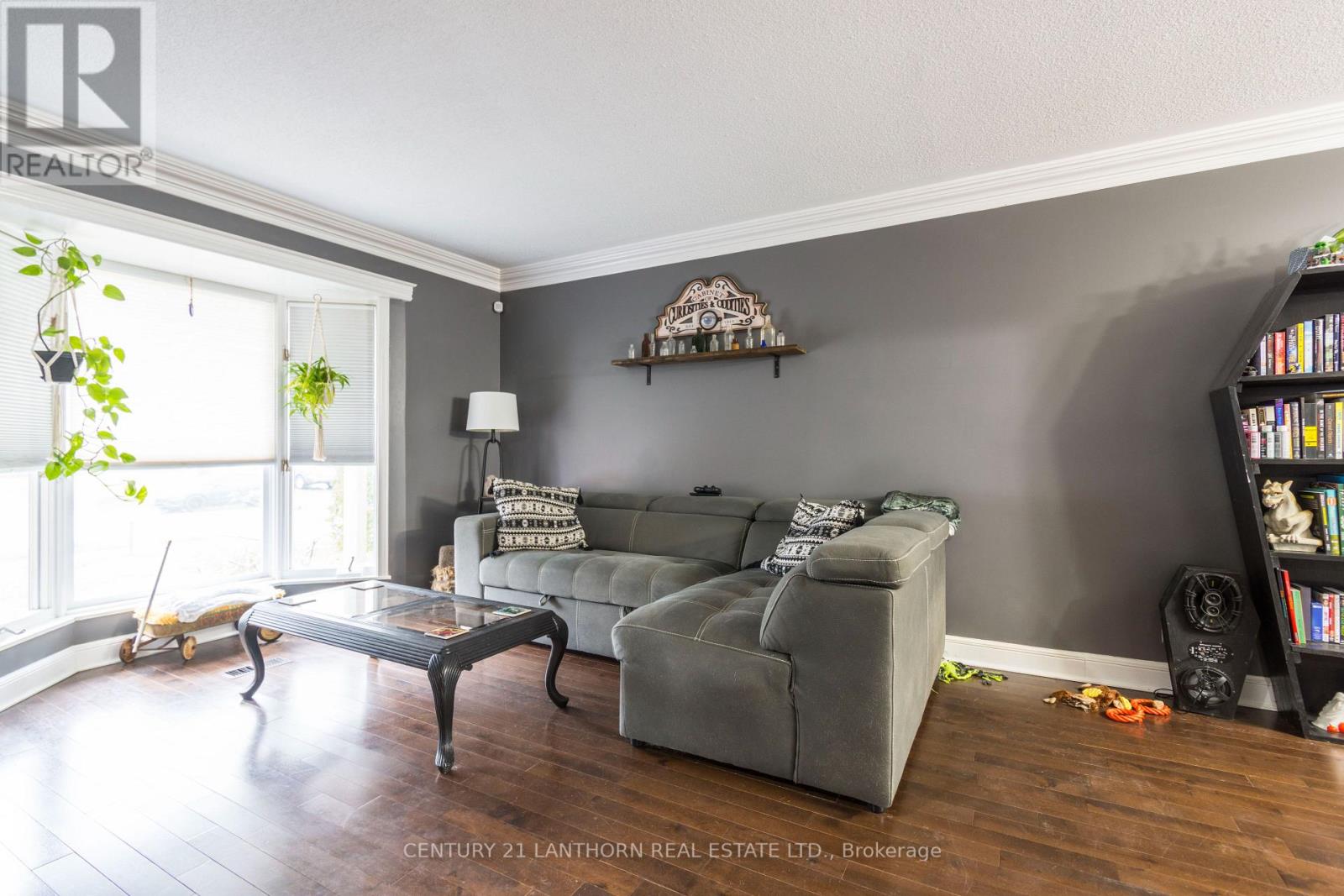 19 Bogart Crescent, Belleville, Ontario  K8P 5E9 - Photo 5 - X12379740