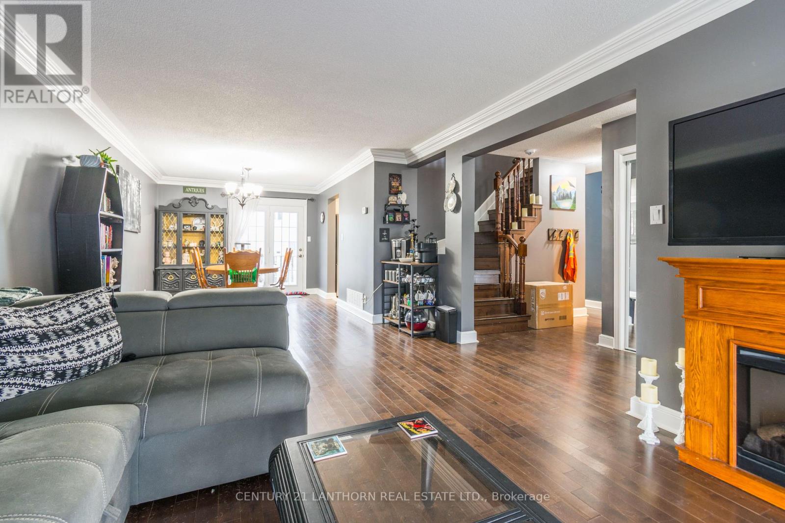 19 Bogart Crescent, Belleville, Ontario  K8P 5E9 - Photo 7 - X12379740