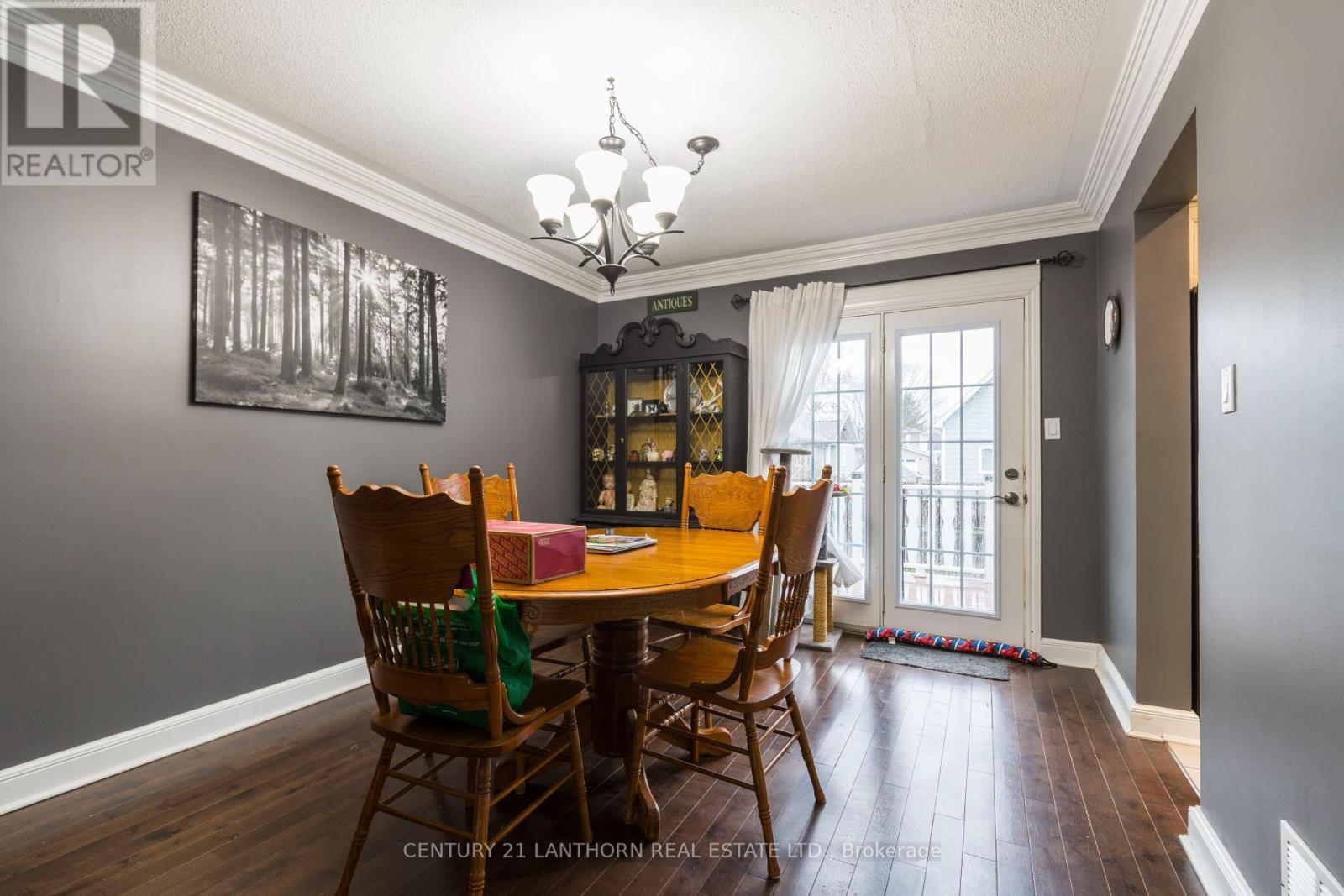 19 Bogart Crescent, Belleville, Ontario  K8P 5E9 - Photo 8 - X12379740