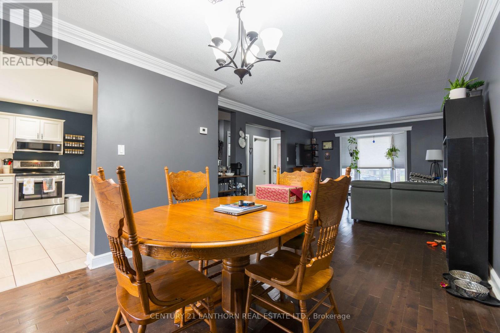 19 Bogart Crescent, Belleville, Ontario  K8P 5E9 - Photo 9 - X12379740