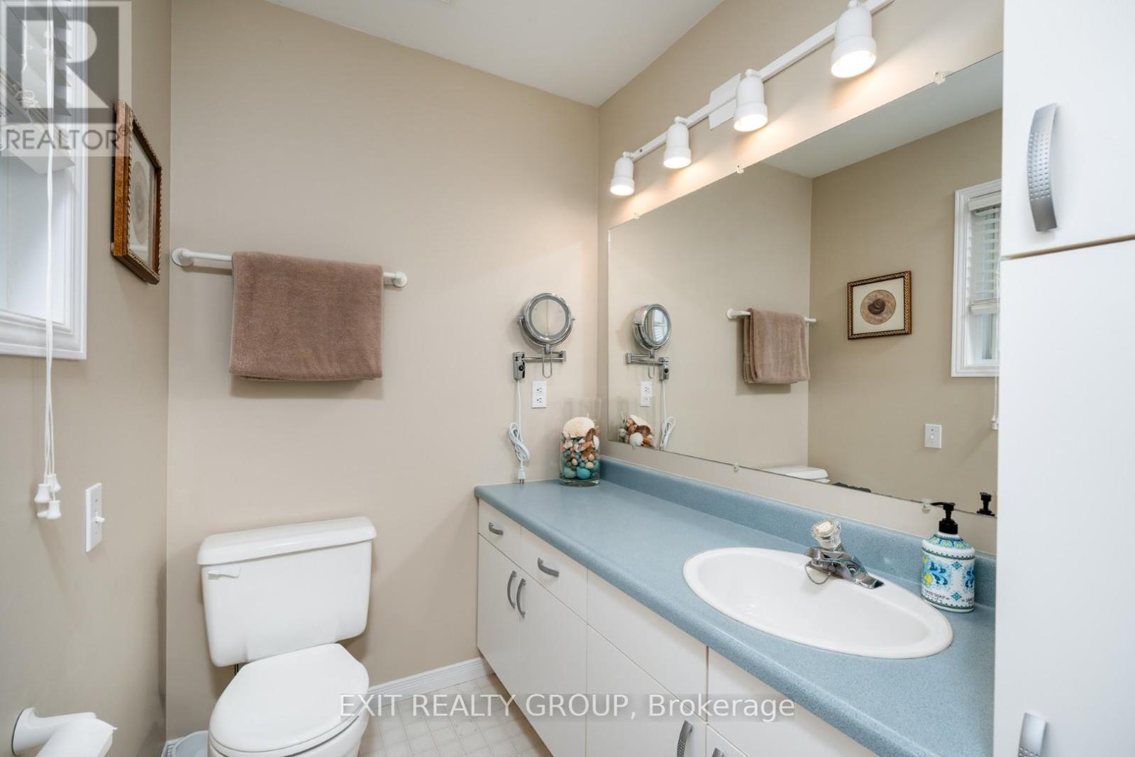 5 Empire Boulevard, Prince Edward County, Ontario  K0K 3L0 - Photo 16 - X12380143