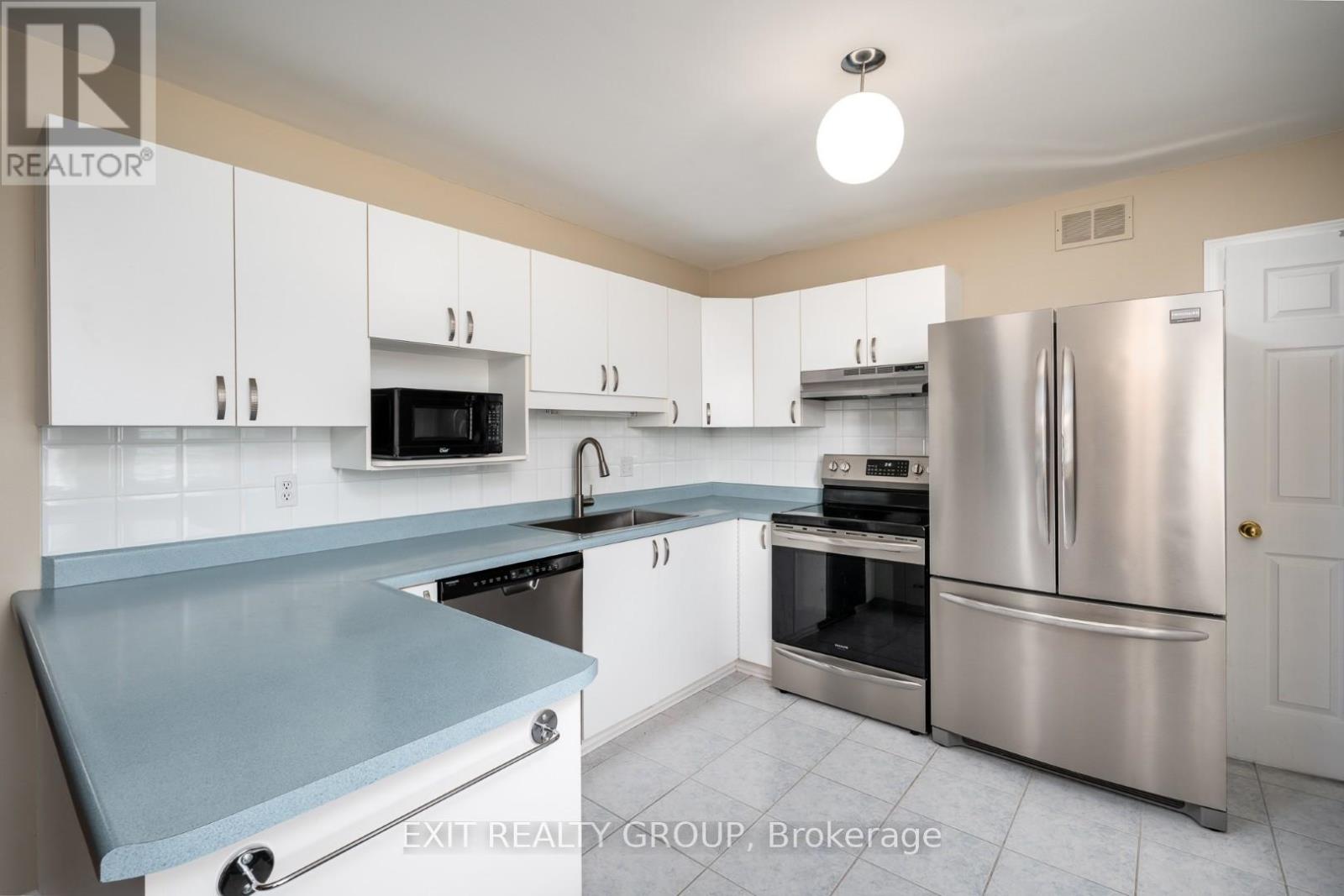 5 Empire Boulevard, Prince Edward County, Ontario  K0K 3L0 - Photo 17 - X12380143