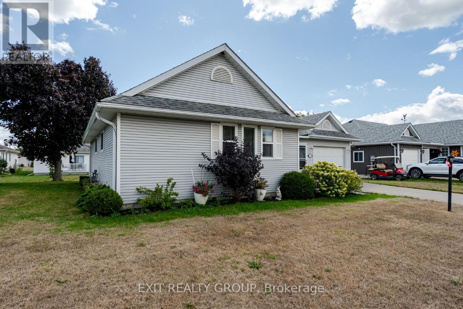 5 Empire Boulevard, Prince Edward County, Ontario  K0K 3L0 - Photo 2 - X12380143