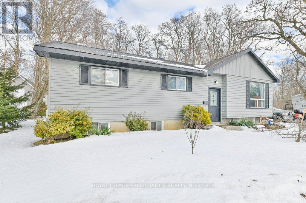 27 THURLOW QUEEN STREET, Belleville, Ontario