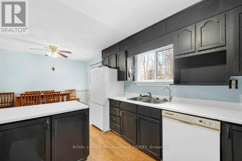 27 Thurlow Queen Street, Belleville, Ontario  K0K 2V0 - Photo 13 - X12381710