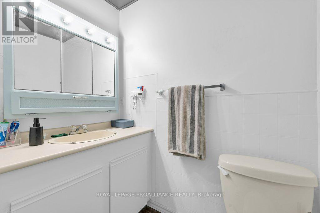 27 Thurlow Queen Street, Belleville, Ontario  K0K 2V0 - Photo 15 - X12381710