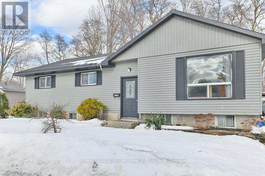 27 Thurlow Queen Street, Belleville, Ontario  K0K 2V0 - Photo 3 - X12381710