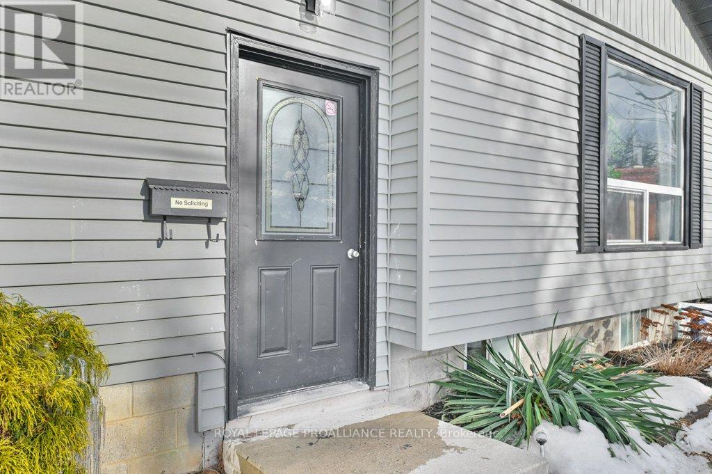 27 Thurlow Queen Street, Belleville, Ontario  K0K 2V0 - Photo 5 - X12381710