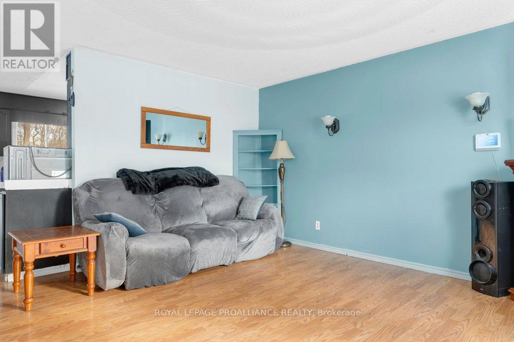 27 Thurlow Queen Street, Belleville, Ontario  K0K 2V0 - Photo 7 - X12381710
