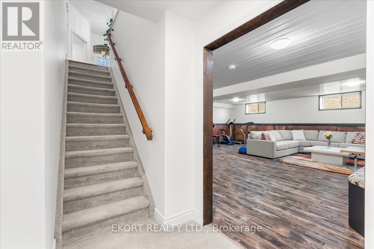 64 Farmington Crescent, Belleville, Ontario  K8N 0J8 - Photo 14 - X12382495