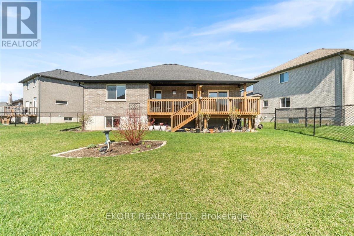 64 Farmington Crescent, Belleville, Ontario  K8N 0J8 - Photo 19 - X12382495