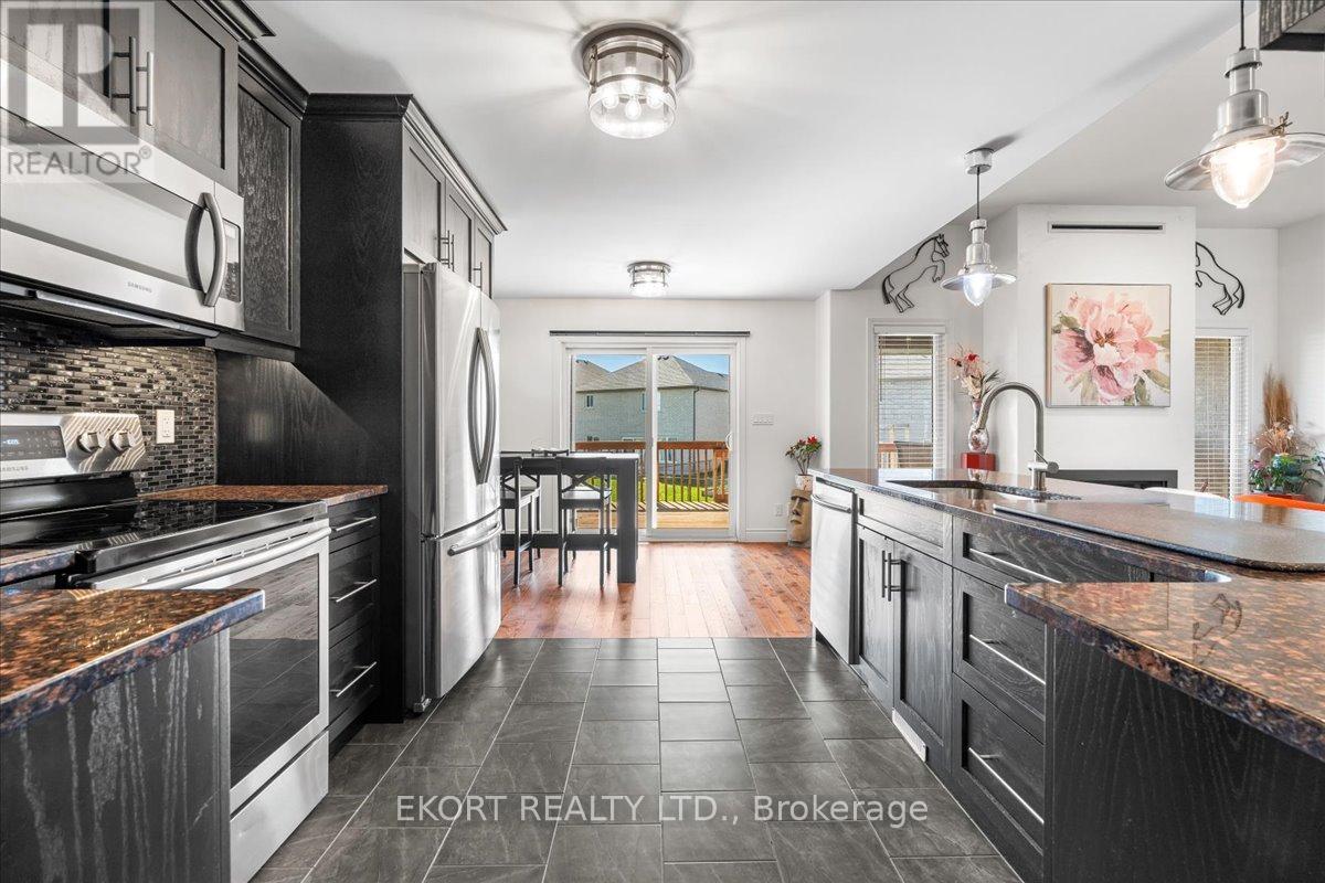 64 Farmington Crescent, Belleville, Ontario  K8N 0J8 - Photo 9 - X12382495