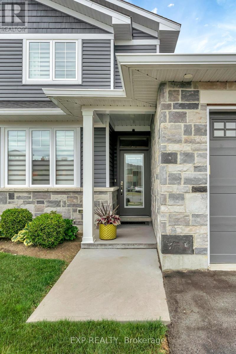 20 Stinson Avenue N, Belleville, Ontario  K8P 5N9 - Photo 3 - X12382553