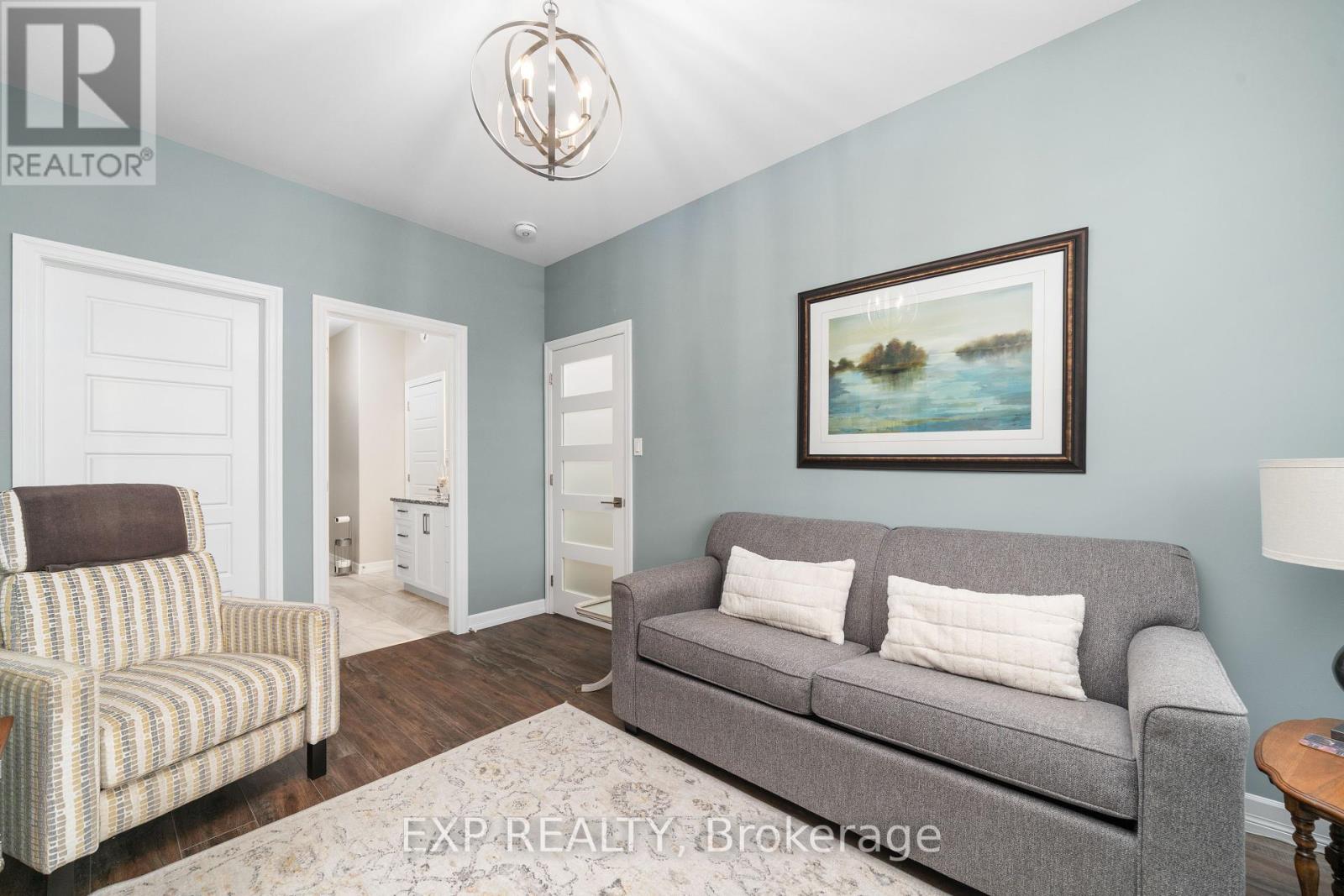 20 Stinson Avenue N, Belleville, Ontario  K8P 5N9 - Photo 7 - X12382553