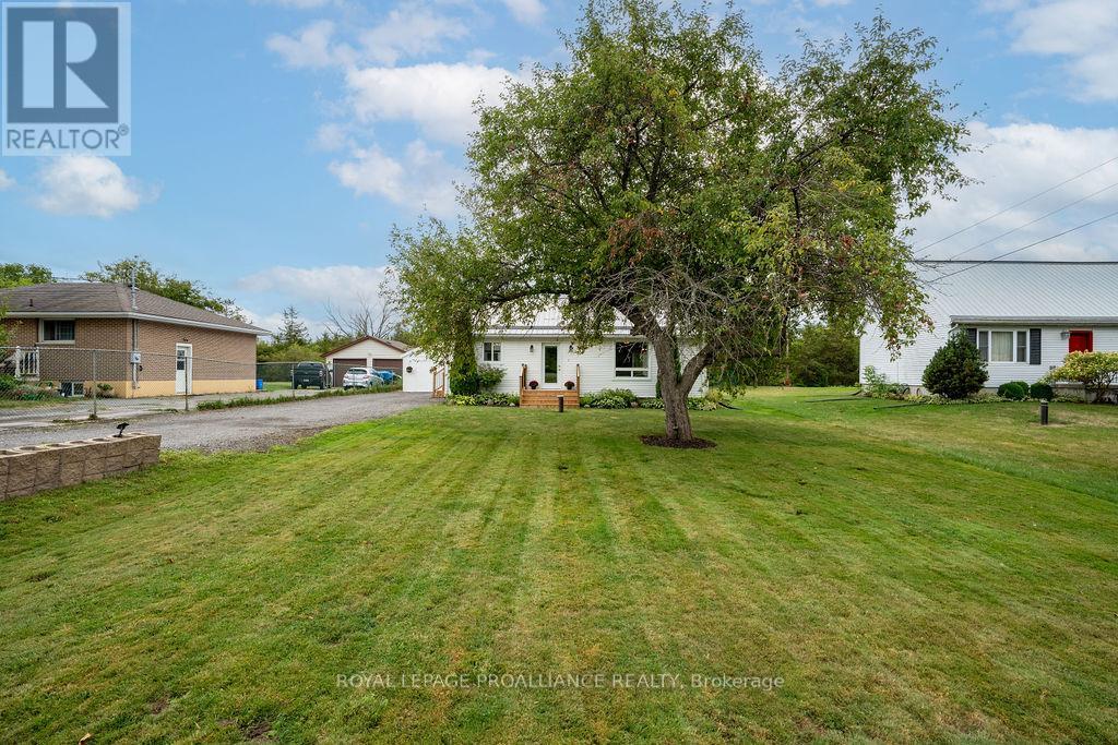 4324 Old 2 Highway, Belleville, Ontario  K8N 4Z4 - Photo 36 - X12382682