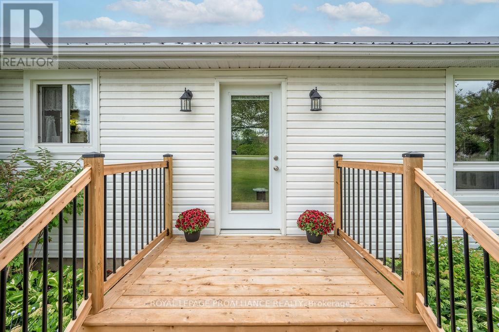 4324 Old 2 Highway, Belleville, Ontario  K8N 4Z4 - Photo 5 - X12382682