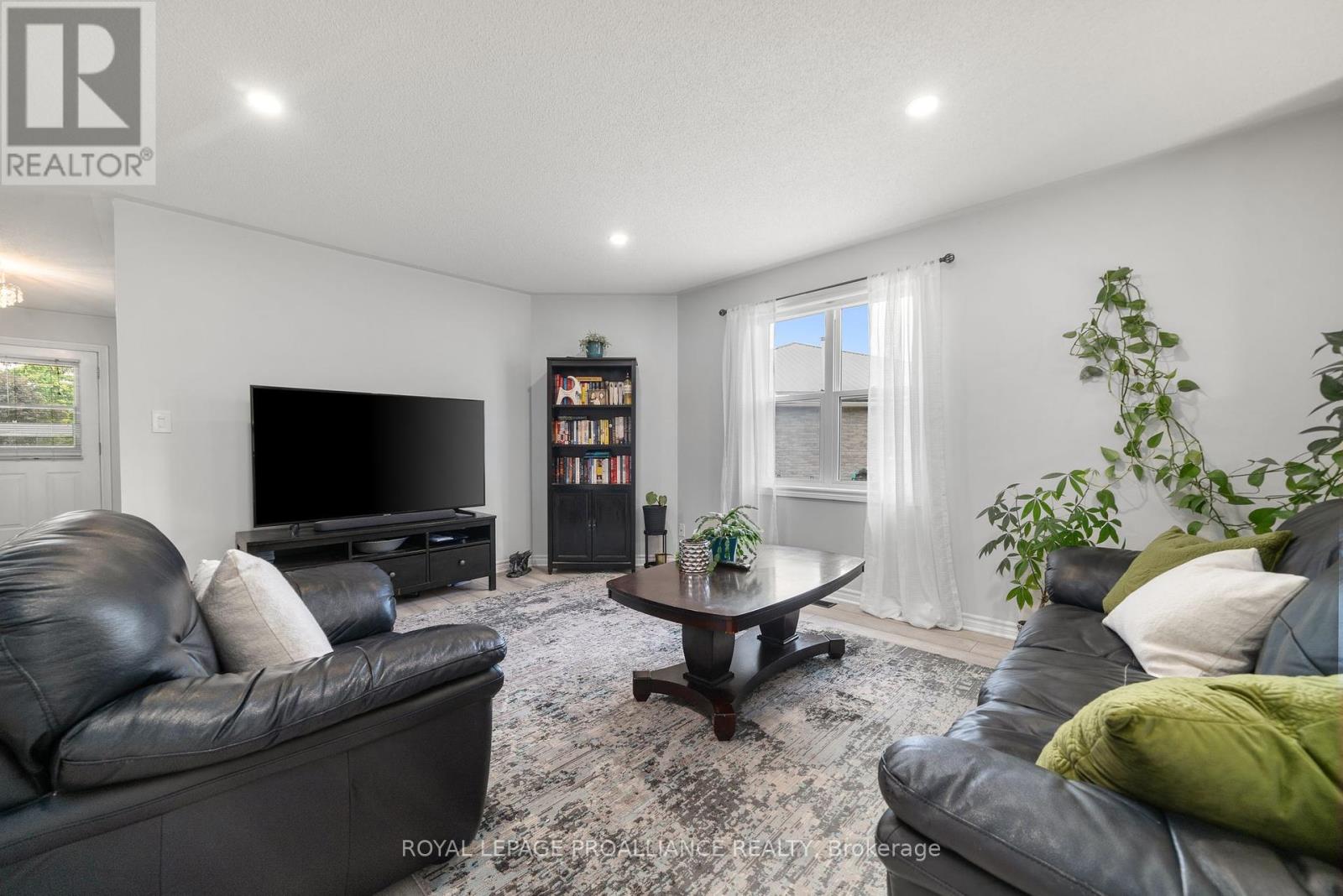117 St. James Street, Stirling-Rawdon, Ontario  K0K 3E0 - Photo 10 - X12383375