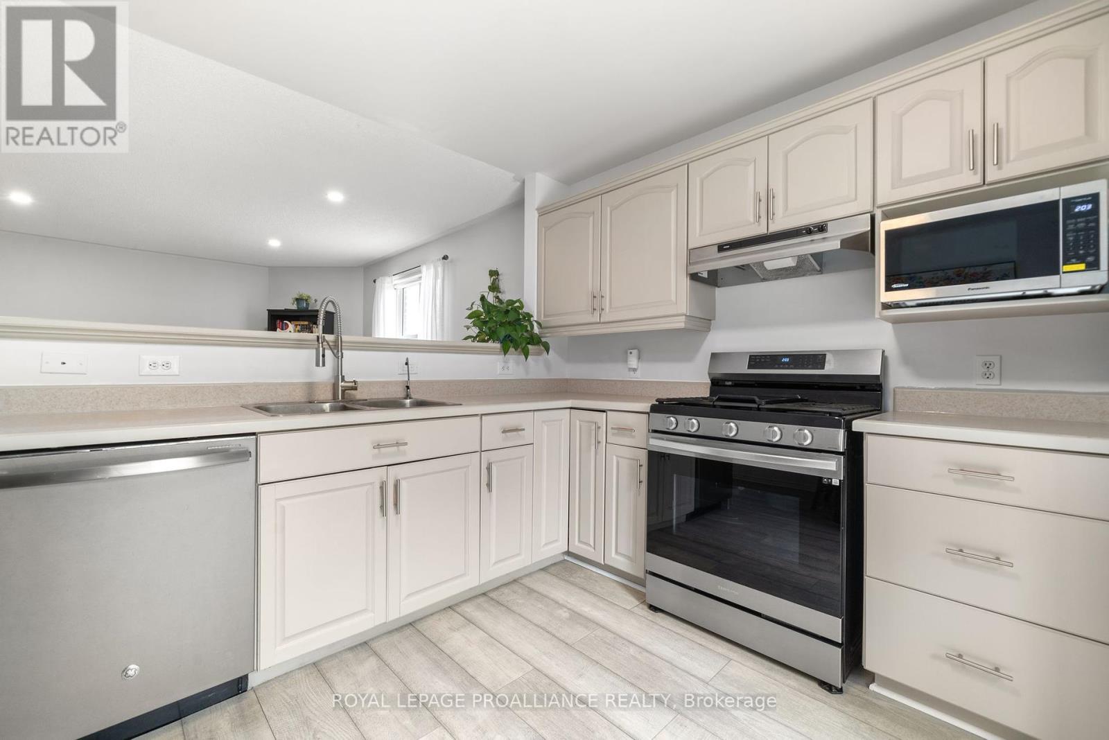117 St. James Street, Stirling-Rawdon, Ontario  K0K 3E0 - Photo 14 - X12383375