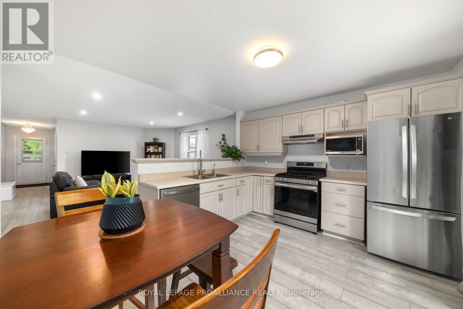 117 St. James Street, Stirling-Rawdon, Ontario  K0K 3E0 - Photo 16 - X12383375