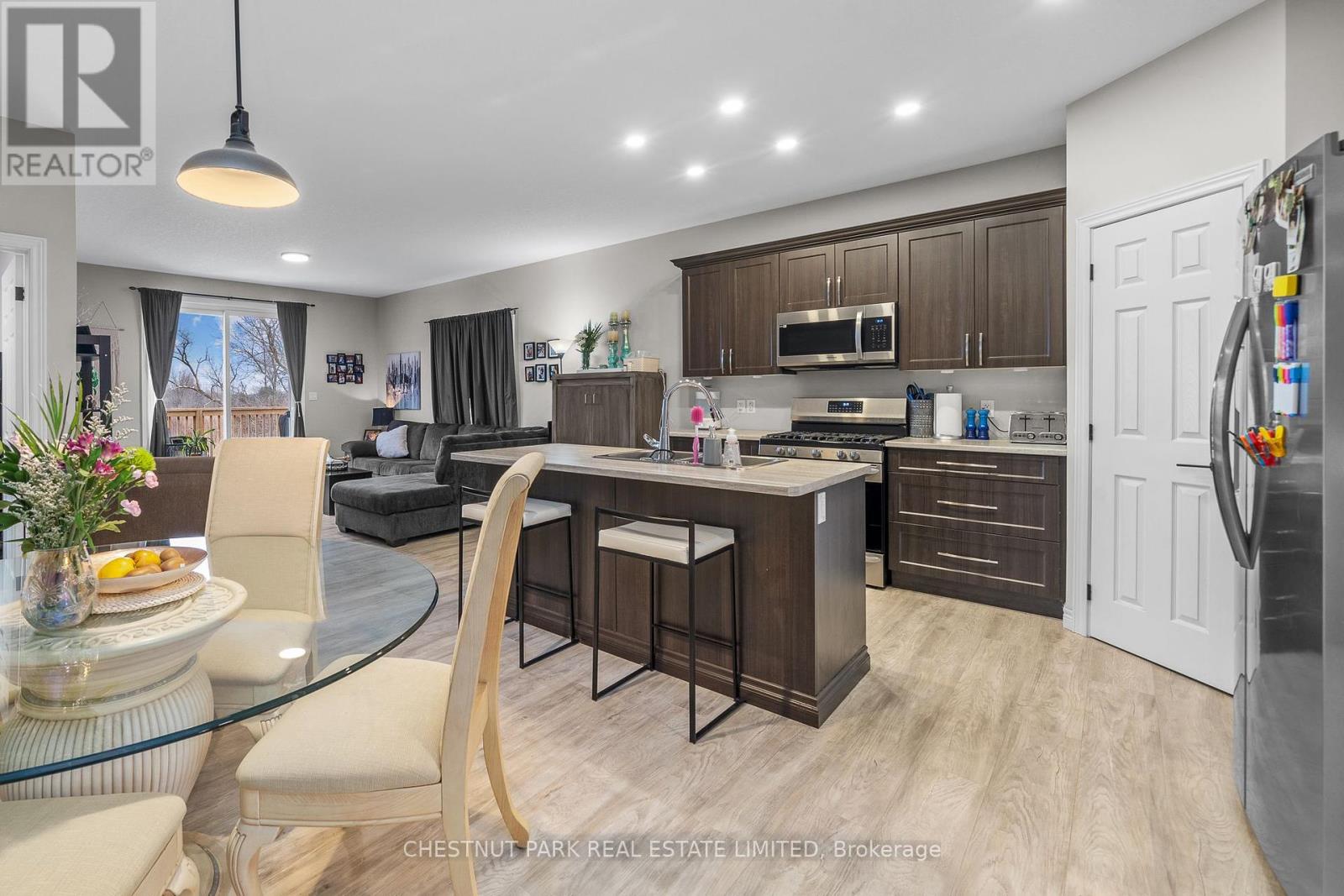 27 Dayton Court, Prince Edward County, Ontario  K0K 2T0 - Photo 8 - X12383413