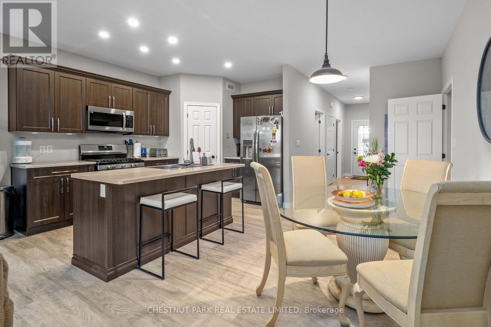 27 Dayton Court, Prince Edward County, Ontario  K0K 2T0 - Photo 9 - X12383413