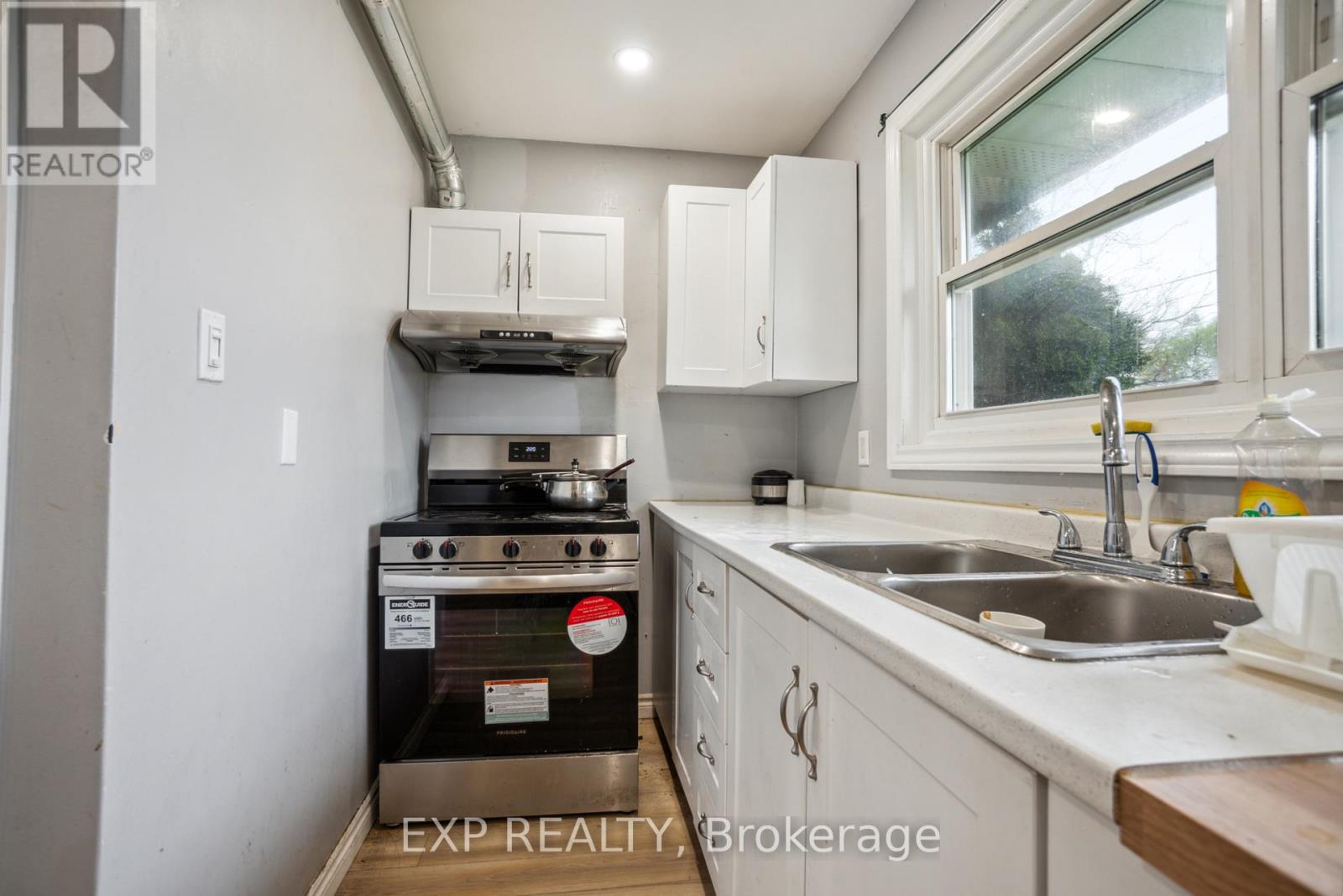 97 Gilbert Street, Belleville, Ontario  K8P 3H1 - Photo 6 - X12383810