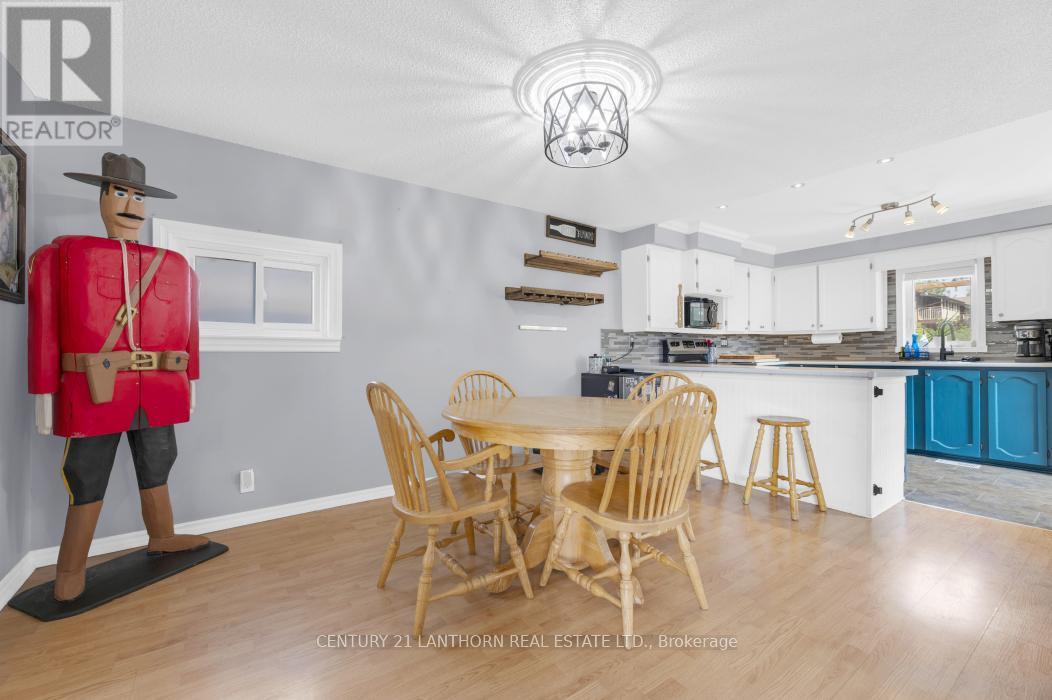 24 Parker Street, Belleville, Ontario  K8P 1C8 - Photo 10 - X12383956