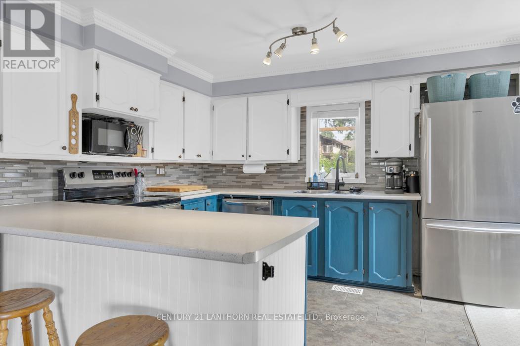 24 Parker Street, Belleville, Ontario  K8P 1C8 - Photo 12 - X12383956