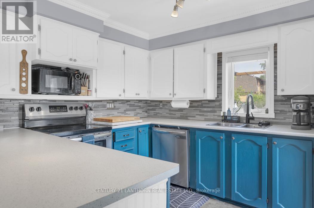 24 Parker Street, Belleville, Ontario  K8P 1C8 - Photo 13 - X12383956