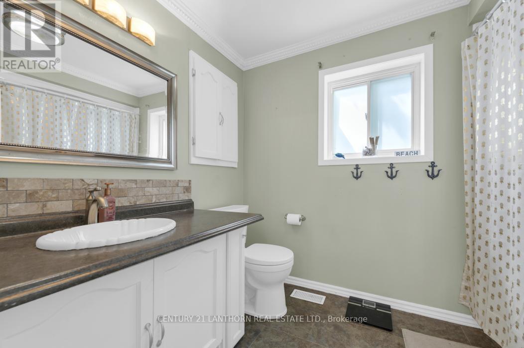 24 Parker Street, Belleville, Ontario  K8P 1C8 - Photo 16 - X12383956
