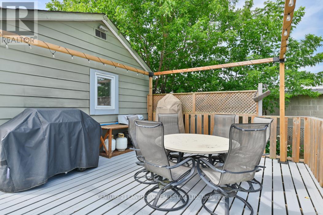 24 Parker Street, Belleville, Ontario  K8P 1C8 - Photo 25 - X12383956